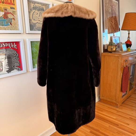Luxe Vintage 60s Brown Mouton Fur Coat w/ Mink Collar Hudsons Bay Company - Picture 2 of 14